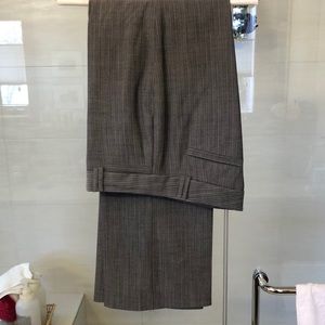 Grey pinstripe dress pants banana republic Logan fit, size 8. Medium flare leg.